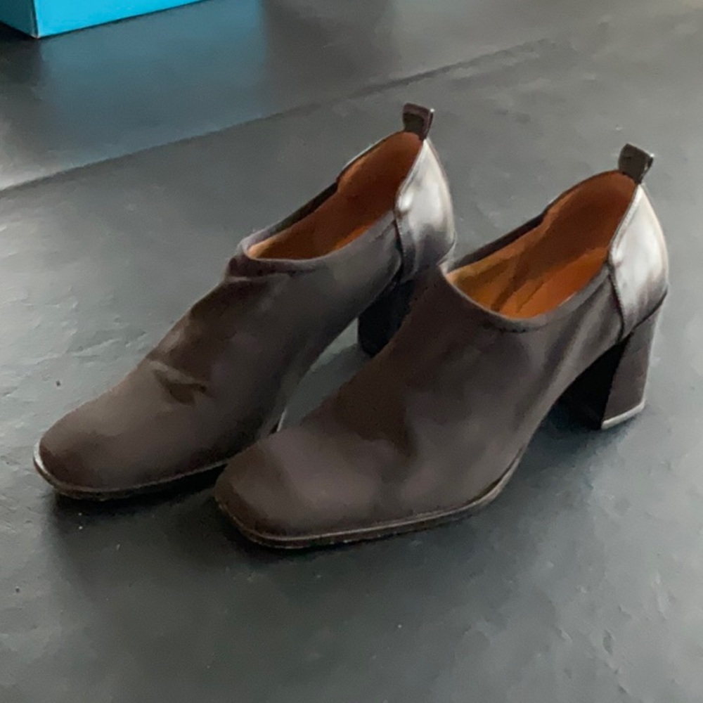 Elegant Brown Women's Heeled Shoes